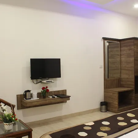 Regal Hotel And Restaurant-3