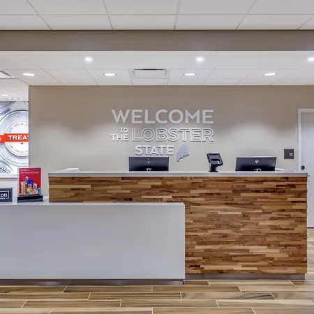 Hampton Inn & Suites Kittery-Portsmouth-3
