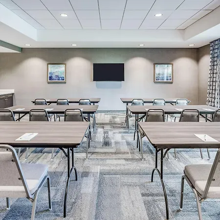 Hampton Inn & Suites Kittery-Portsmouth-3