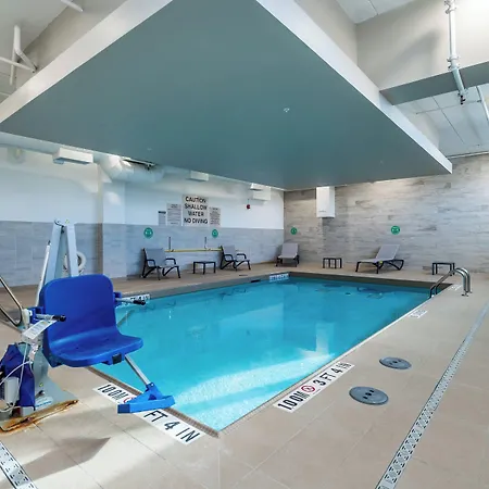 Courtyard By Marriott Burlington-Oakville-3