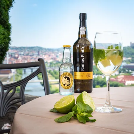 Schlosshotel Steinburg-3