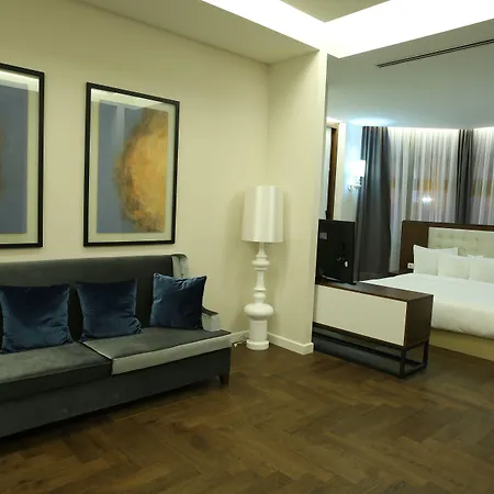 Golden Palace Batumi Hotel & Casino-2