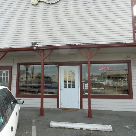 Tyee Restaurant And Motel-3