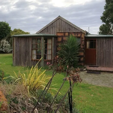 Stanley Lakeside Spa Cabins-3