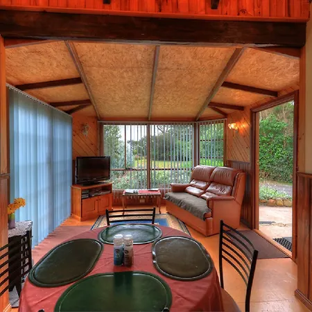 Stanley Lakeside Spa Cabins-3