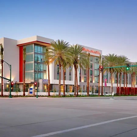 Hampton Inn & Suites Anaheim Resort Convention Center-3