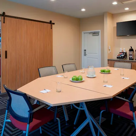 Towneplace Suites By Marriott Grand Rapids Airport-3
