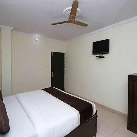 Oyo 23009 Hotel Maxx-3