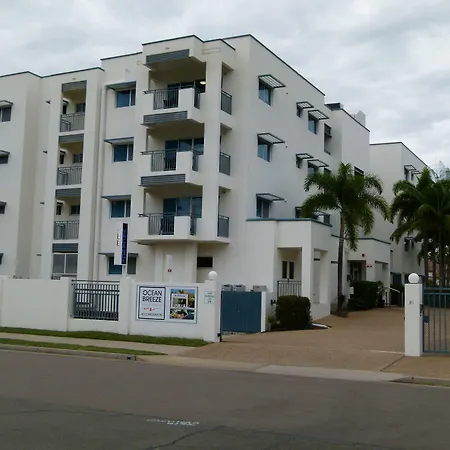 Madison Ocean Breeze Apartments-3