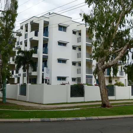 Madison Ocean Breeze Apartments-2