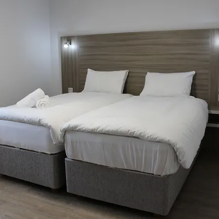 Sky Nights Hotel London Heathrow-3