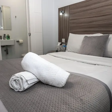 Sky Nights Hotel London Heathrow-2