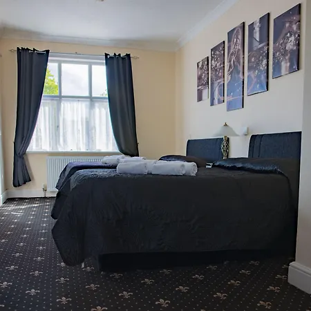 Lyndricks House-3