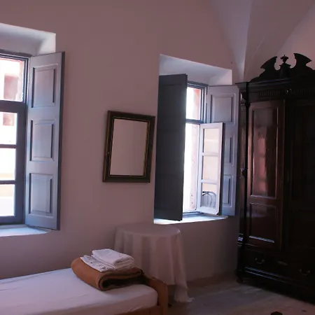 Marcos Rooms-2