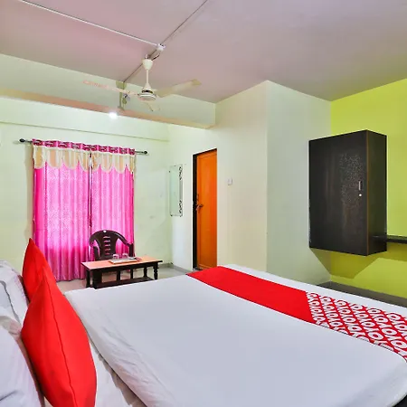 Oyo 24833 Hotel Silver-2