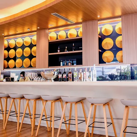 Holiday Inn & Suites Saigon Airport By Ihg-2