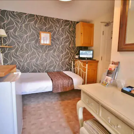 Central Hotel Cheltenham By Roomsbooked-2