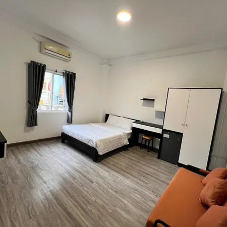 Spotlight Hotel-2