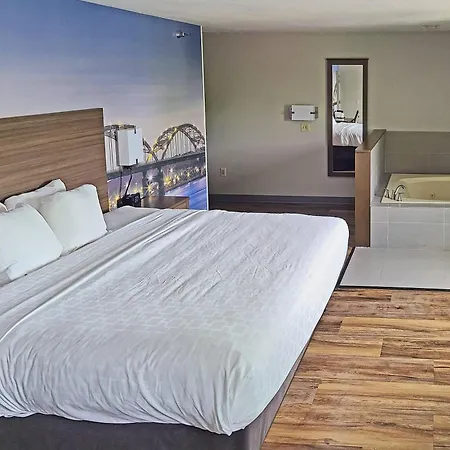 Clarion Pointe Bettendorf - Quad Cities-2