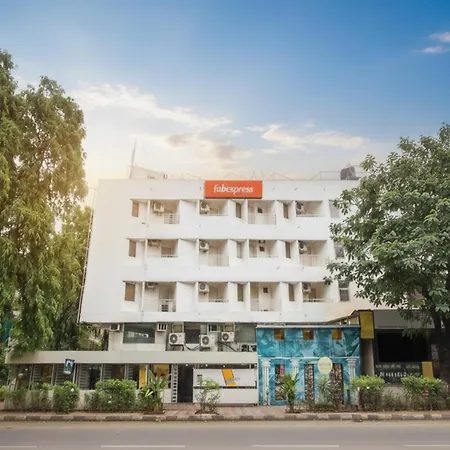 Fabhotel Kalyan-3