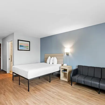 Birch Hill Suites Clarksville-Louisville North-3