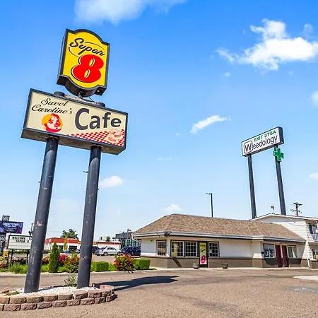 Super 8 By Wyndham Ontario-2