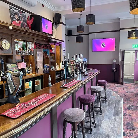Twelfth Man Accommodation Part Of The Twelfth Man Public House-2