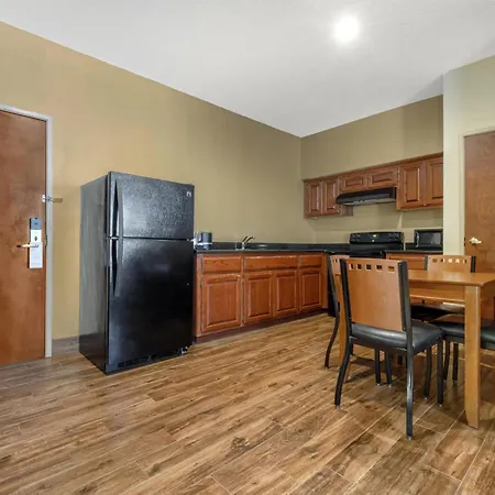 Best Western Plus Shamrock Inn & Suites-3