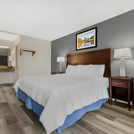 Rodeway Inn Lyons - La Grange-3