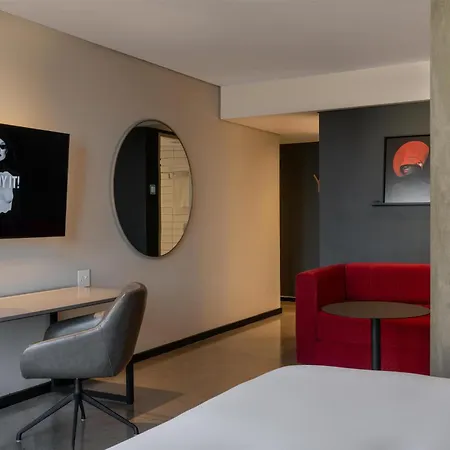 Radisson Red Hotel V&A Waterfront Cape Town-2