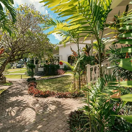 Beau Vallon Bungalows-3