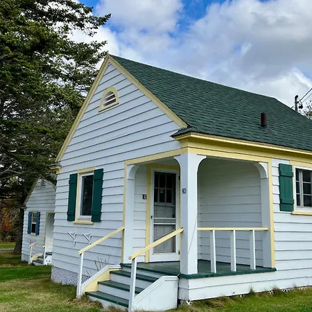 Green Gables Bungalow Court-3