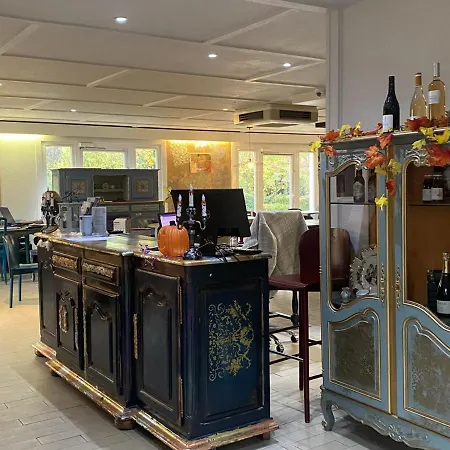Brit Hotel Le Polder-3