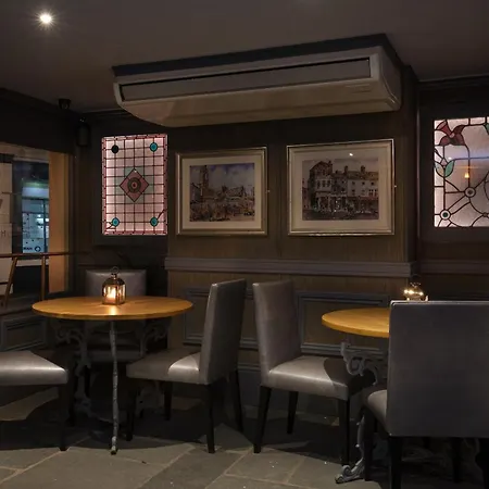Twenty Hotel & Bar-3