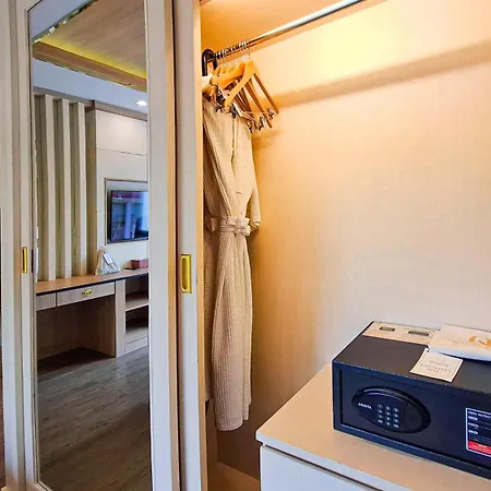Quality Beach Resorts And Spa Patong-3