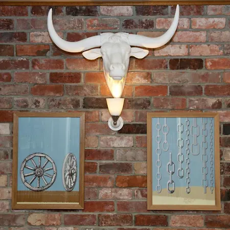 Chain Runner, Livingston By Marston'S Inns-3