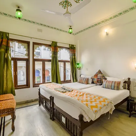 Hotel Devraj Niwas On Lake Pichola-2