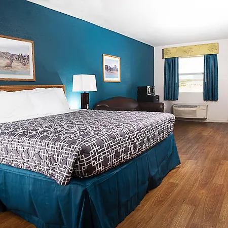 Riata Inn - Marfa-2