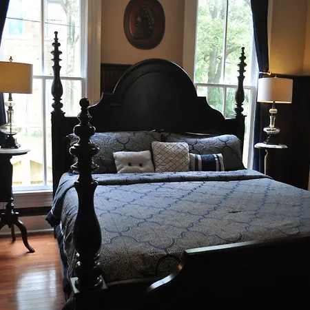 The Mardi Gras House-3