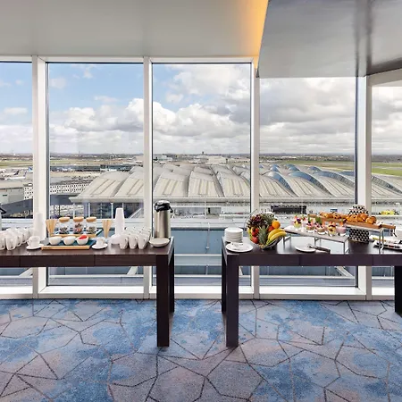 Hilton Garden Inn London Heathrow Terminal 2 And 3-3