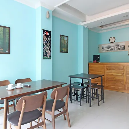 Reddoorz Near Solo Balapan Station-3