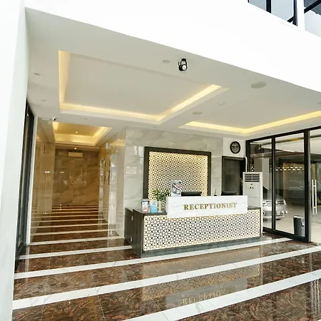 Deli Hotel-2
