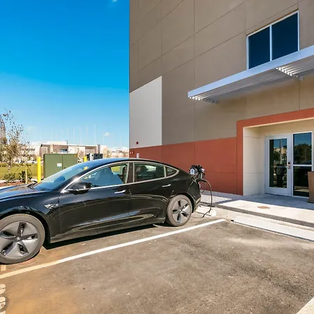 Holiday Inn Express & Suites Jacksonville - Town Center By Ihg-2
