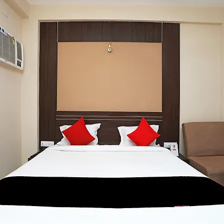 Capital O 27804 Hotel Globe International-2