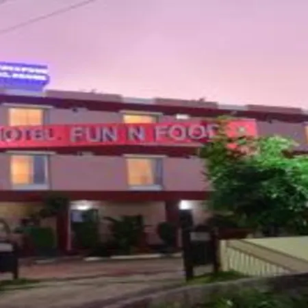 Hotel Fun N Food-2