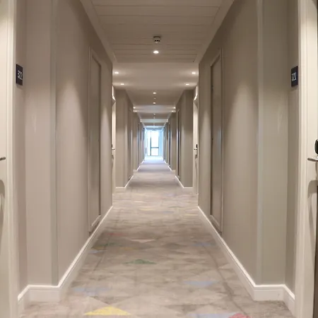 Hampton By Hilton Hamilton Park-2