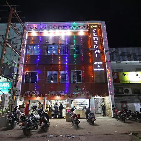 Fabhotel New Central-3
