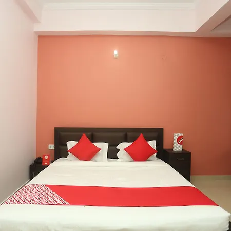 Oyo 17204 Vrindawan Galaxy-3