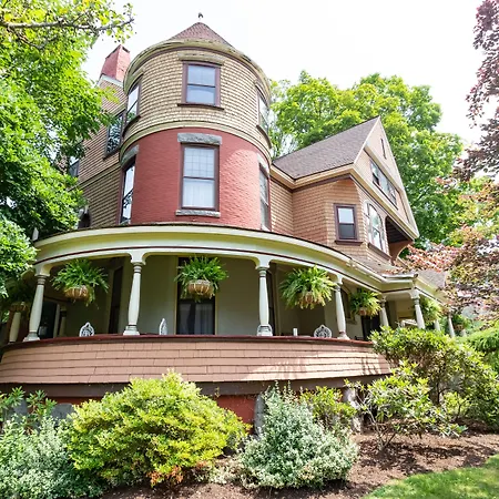 Saratoga Dreams Bed And Breakfast-2