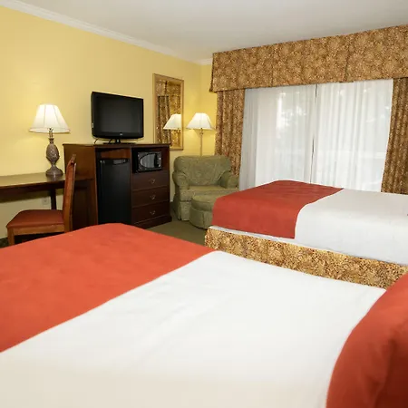Clarion Hotel & Suites - Convention Center Fredericksburg-3